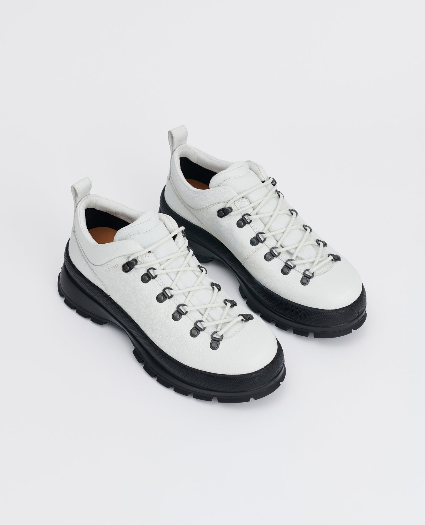 HIKER . WHITE
