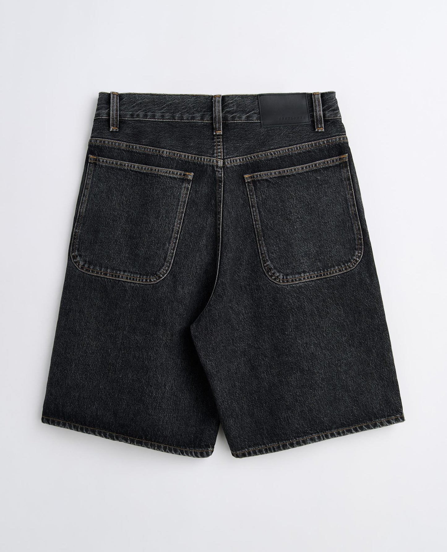 SUPER WIDE SHORT