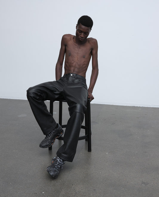 STRAIGHT LEATHER TROUSER . BLACK