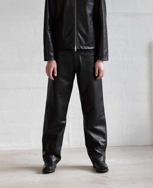 LOOSE LEATHER . BLACK